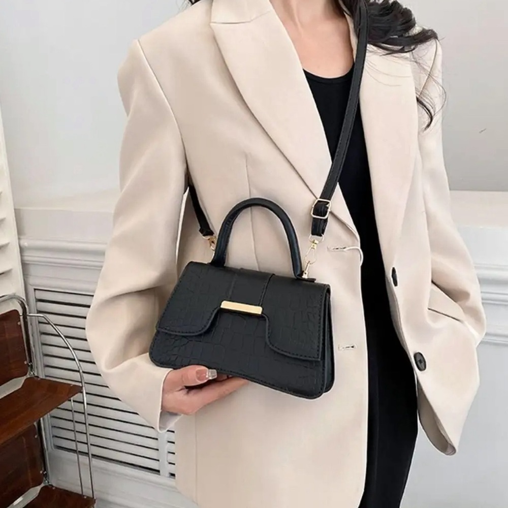 Versatile : Chic and Compact: Shoulder Bag Alligator Pattern Small Square Bag